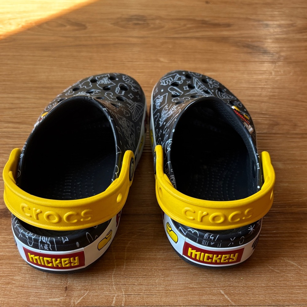 CROCS Mickey Mouse Light Up - Picture 2 of 10